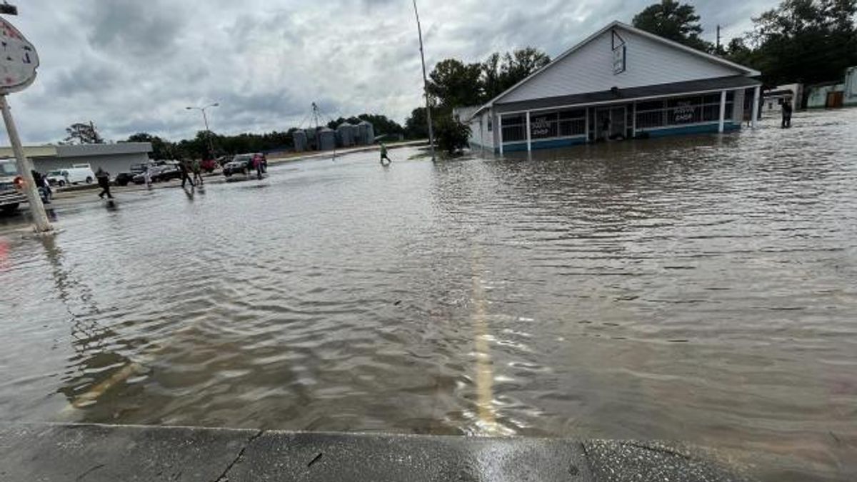 Idalia flooding in Whiteville, NC