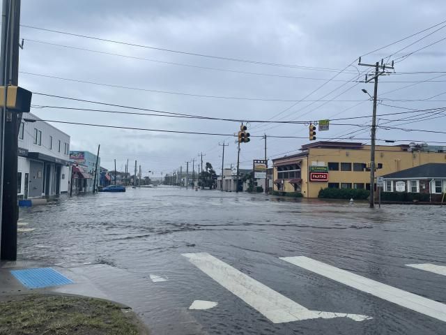 Tornado warnings, more than 40 cm of rain, life-threatening flooding