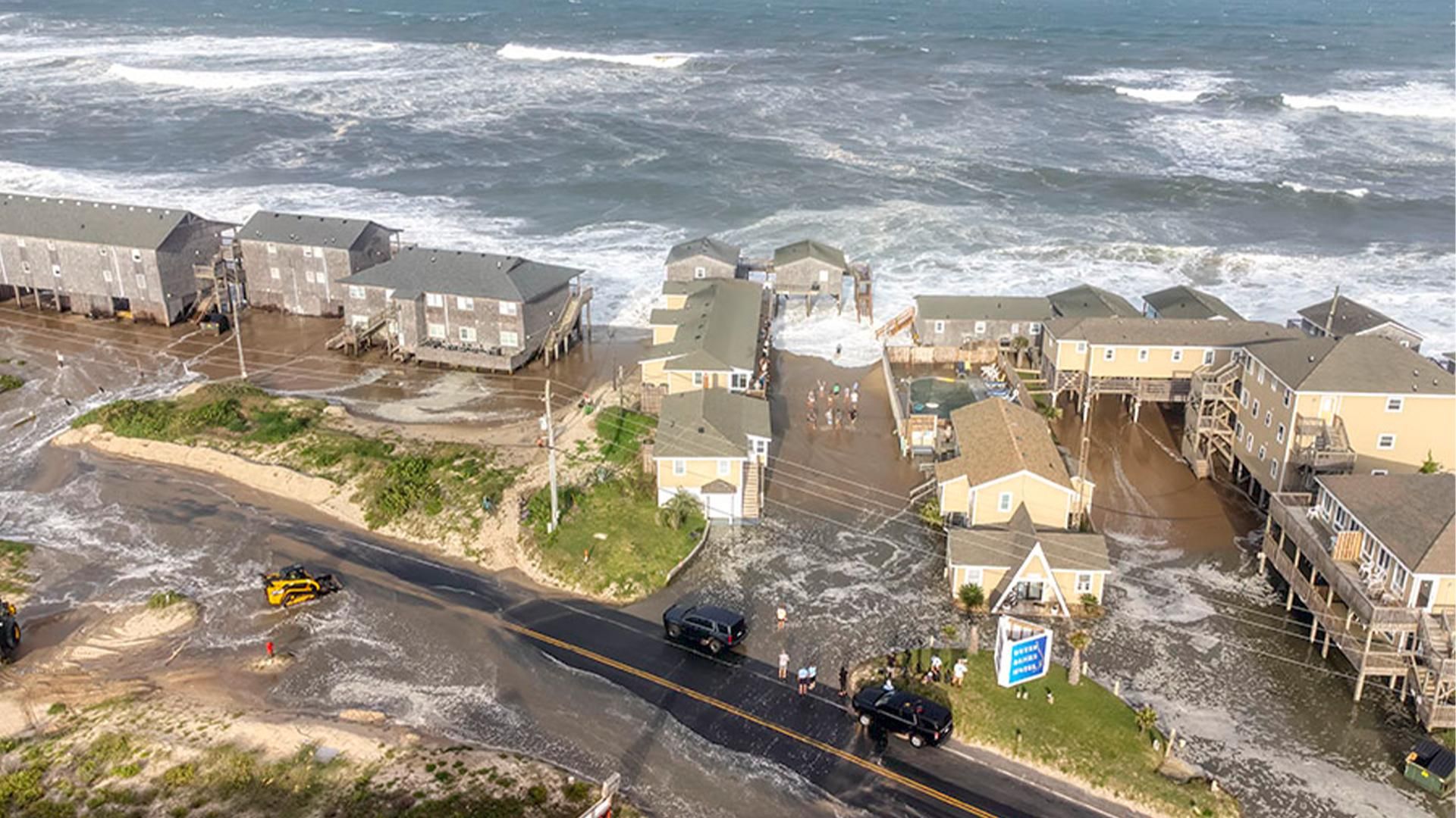 Hurricane_Erin_at_Buxton_enlar