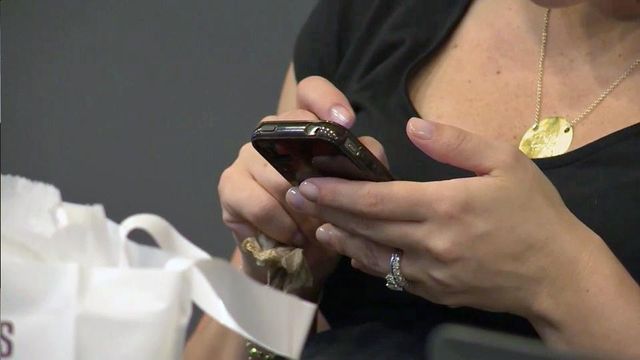 FBI warns of cyber security threats for mobile phones