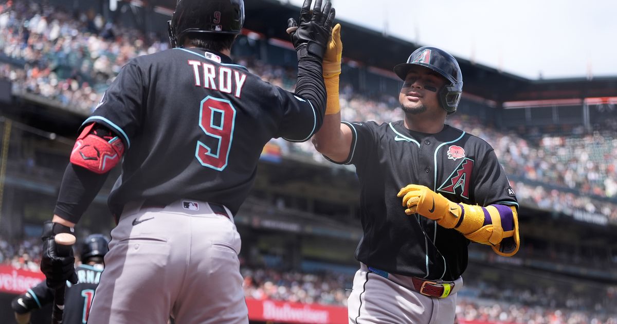 Marte's 4-hit day helps Kelly win 4th straight start as D-backs beat Giants 6-2