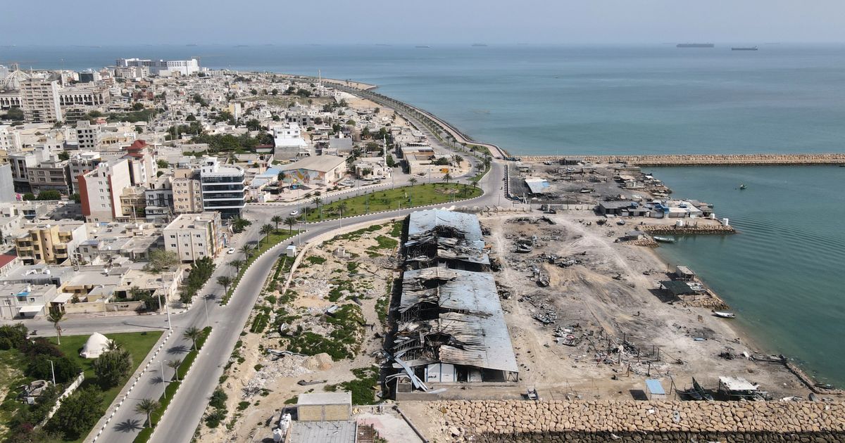 Pakistani army chief visits Tehran in hopes for renewed talks between US and Iran