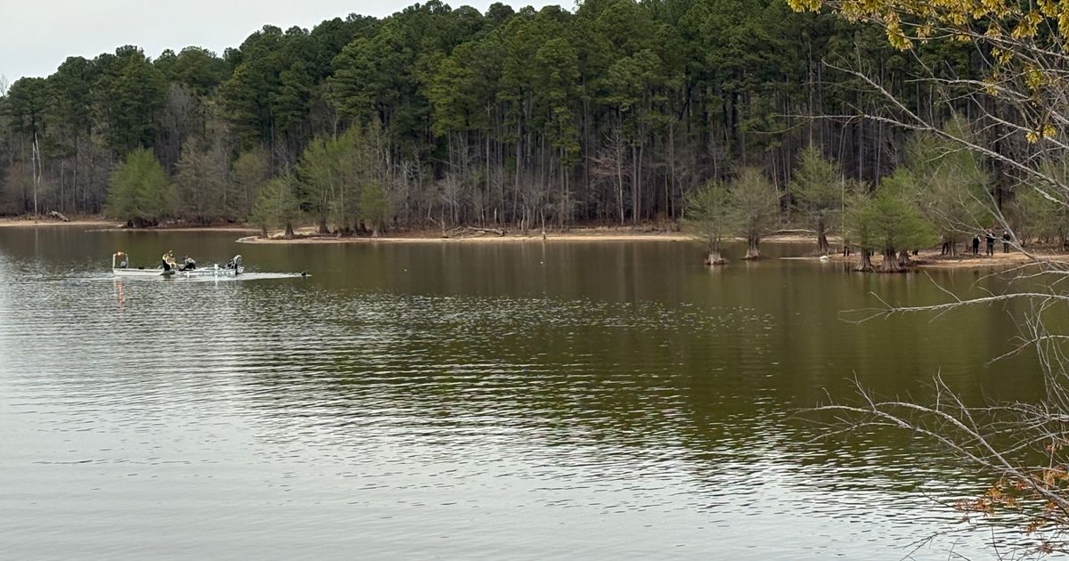 Man's body pulled from Falls Lake, Wake deputies say