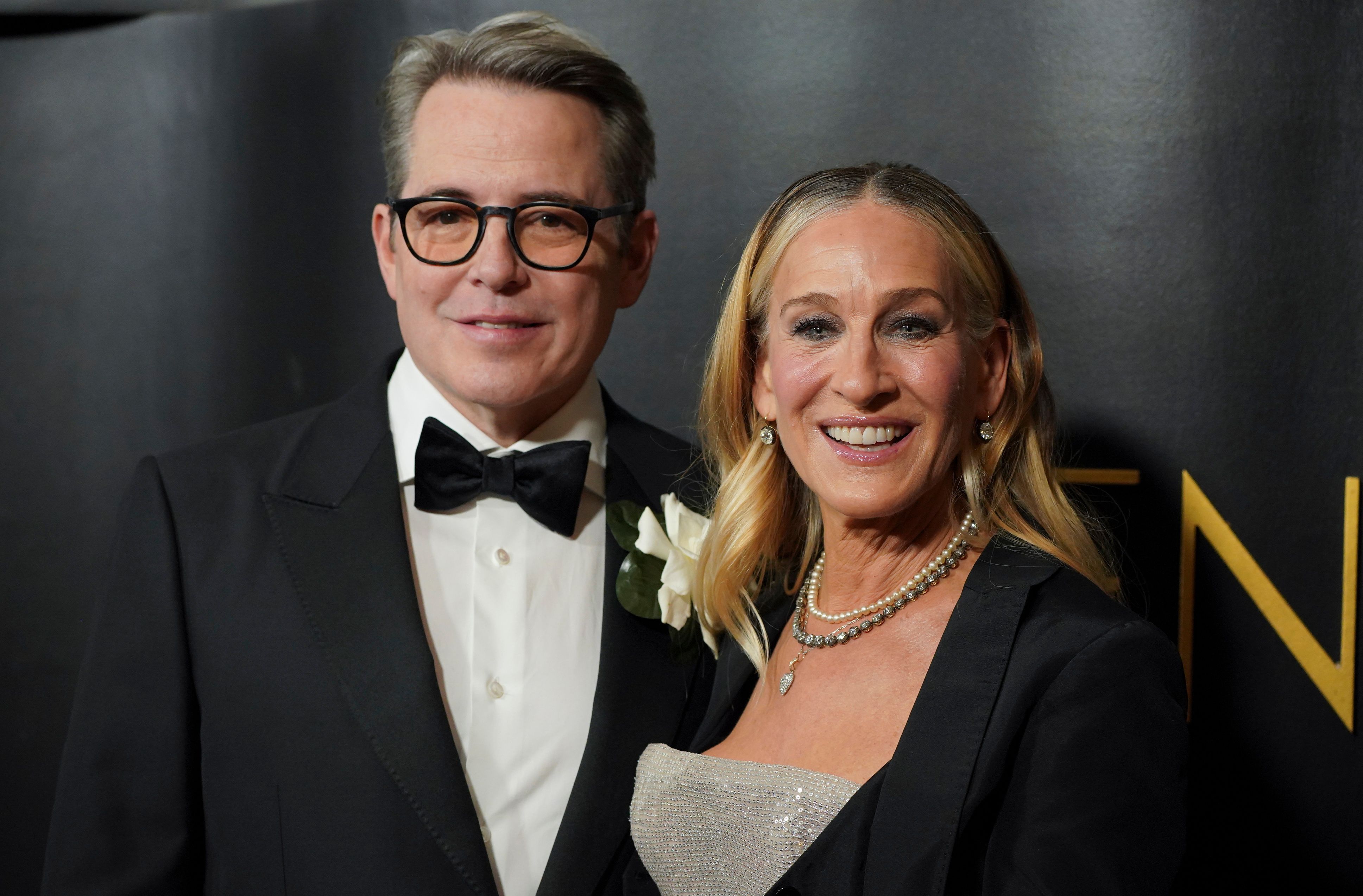 Image for Sarah Jessica Parker gets the Golden Globes' Carol Burnett Award and a cosmo toast