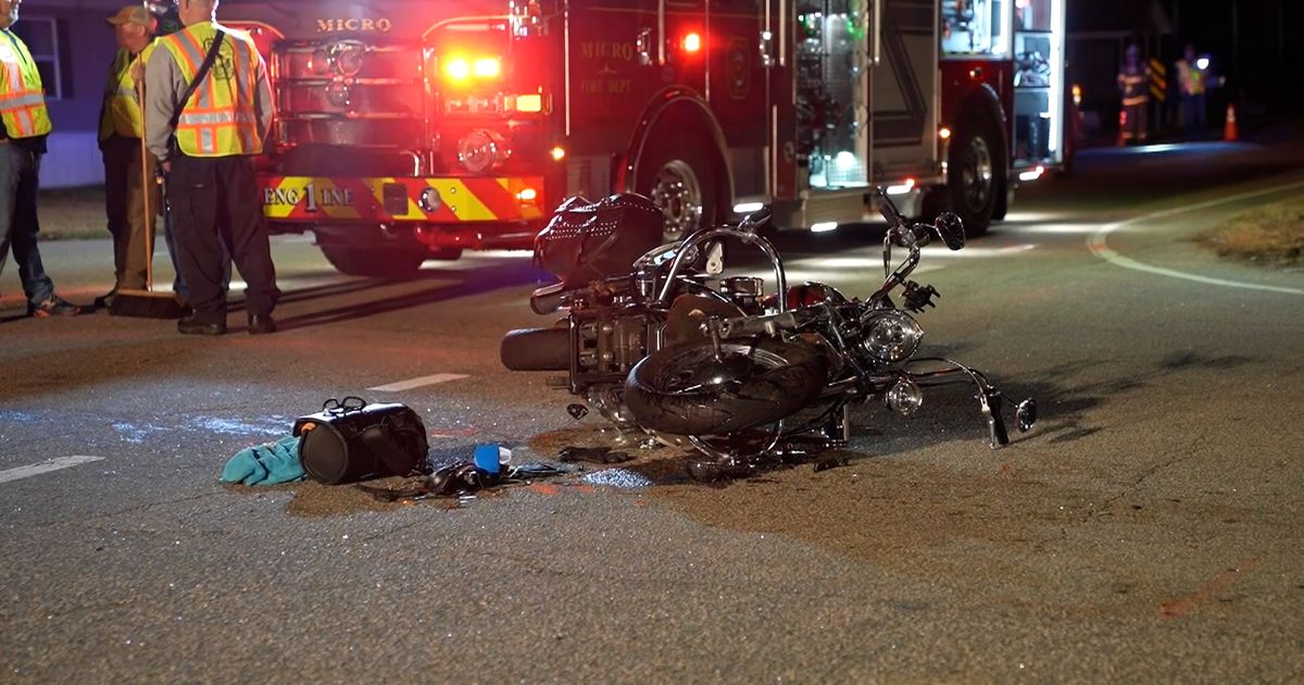 Motorcyclist injured in wreck invlving