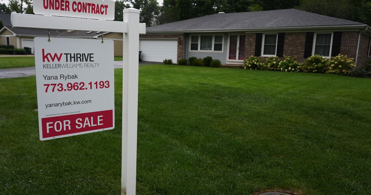 Average long-term US mortgage rate holds at 7.4%, remaining at highest level in nearly 3 years