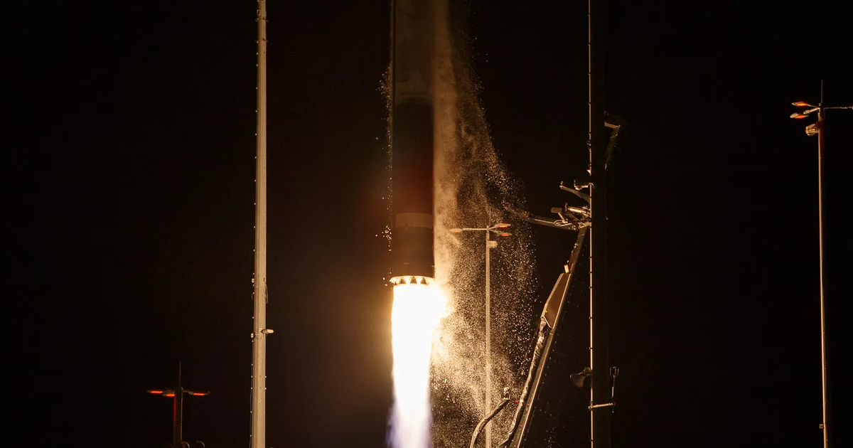 NASA launches experimental low cost space craft from Wallops Island
