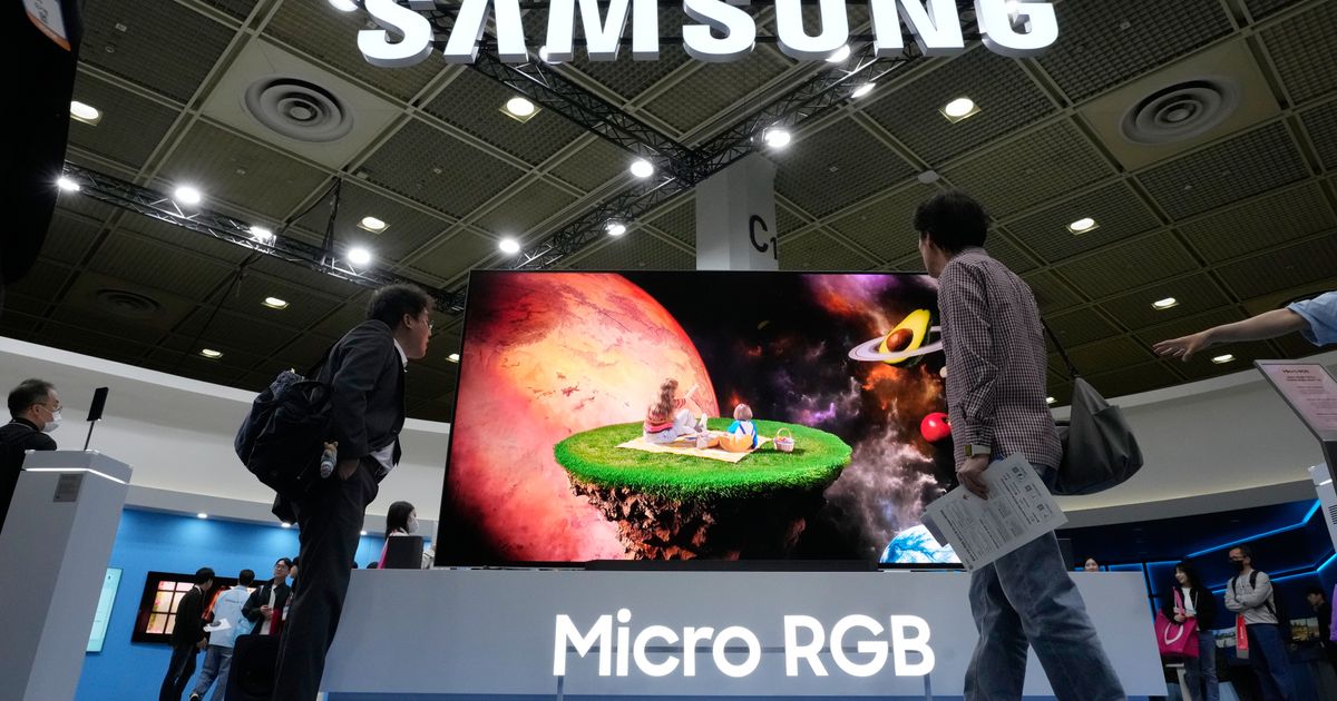 Samsung workers rally in South Korea, demanding higher pay and threatening to strike