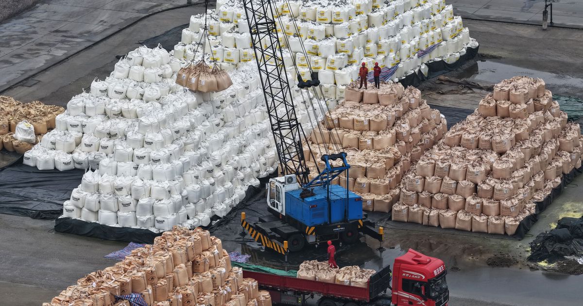 China’s economy grows at 5% in first quarter, shrugging off initial impact of Iran war