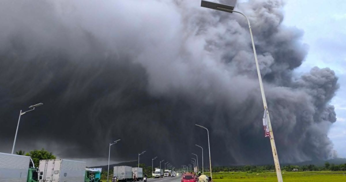 More than 300 families evacuate in Philippines due to ashfall from volcano