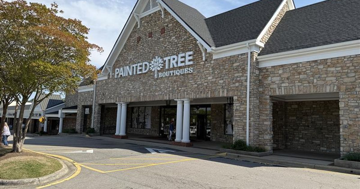 Painted Tree Boutiques abruptly closes all stores