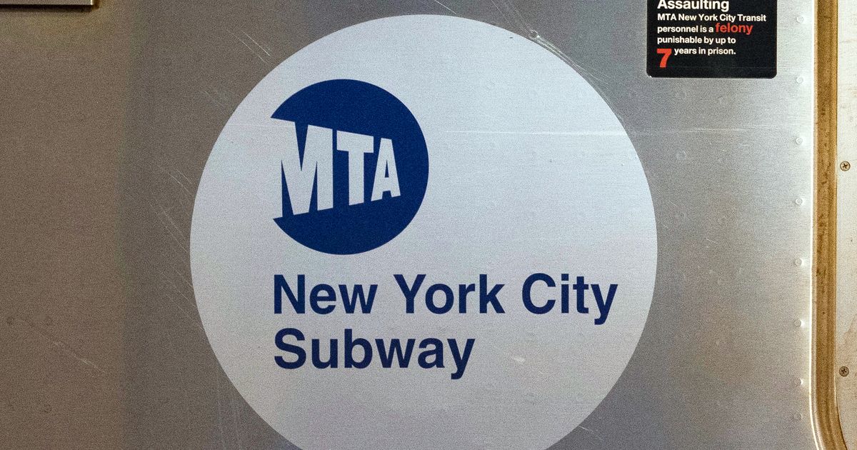 Man shot, killed on subway platform in midtown Manhattan