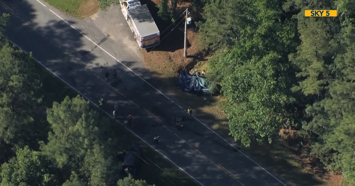 1 killed in head-on crash on NC Highway 705 in Moore County