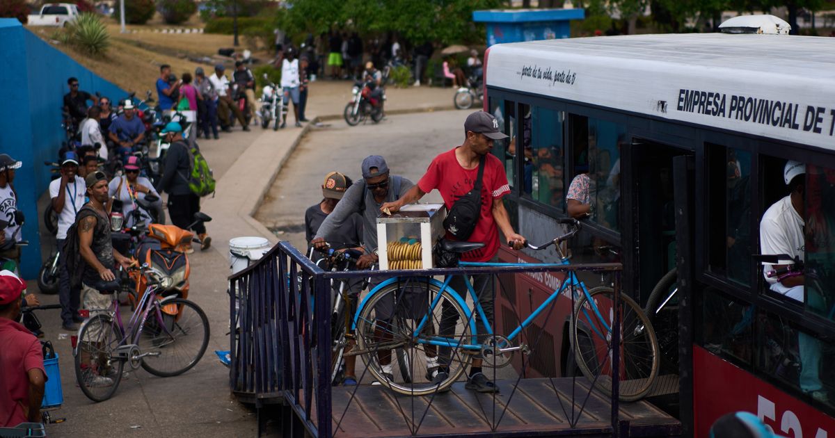 An underwater bus in Havana becomes the ride that matters during Cuba's ...