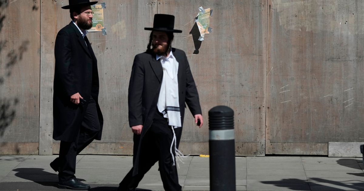 Starmer urges tougher action against Gaza protests in UK following antisemitic attacks