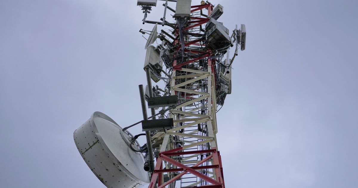 Africa’s cellphone towers turn to solar as diesel costs surge