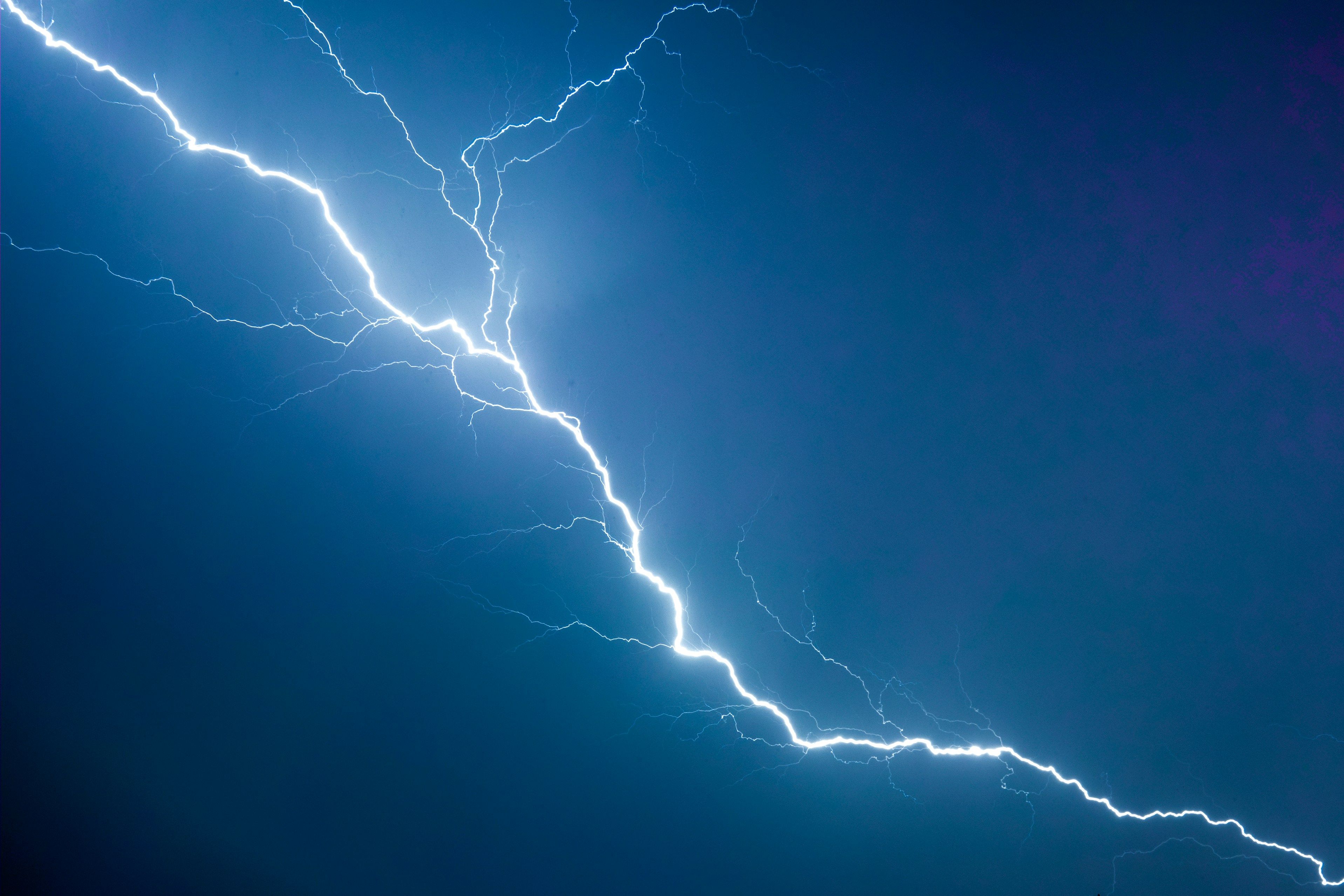 Ask the Meteorologist: Why do storms sound louder at night?