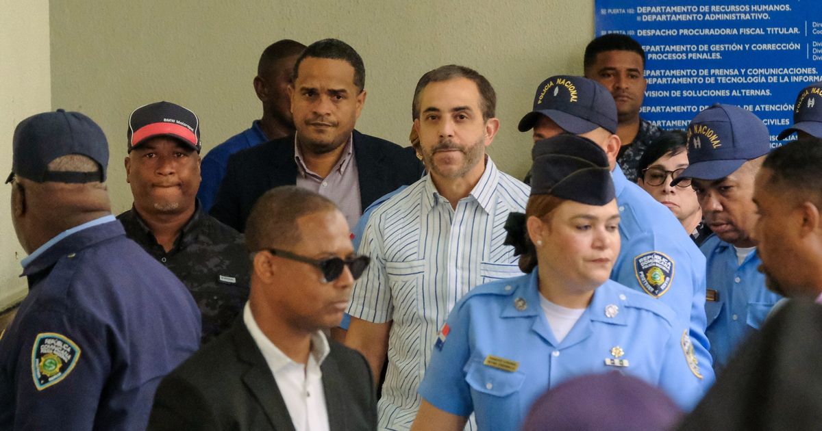 Employee testifies owners knew of problems at Dominican club where roof collapse killed 236