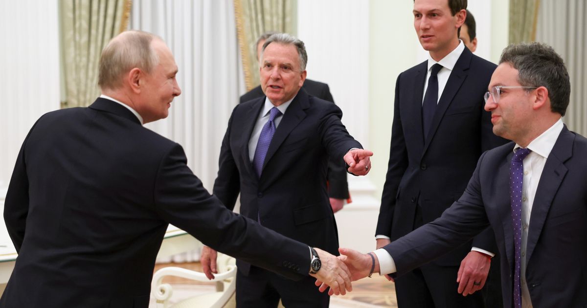 Putin meets Trump's envoys as Kremlin says Ukraine settlement hinges on territory