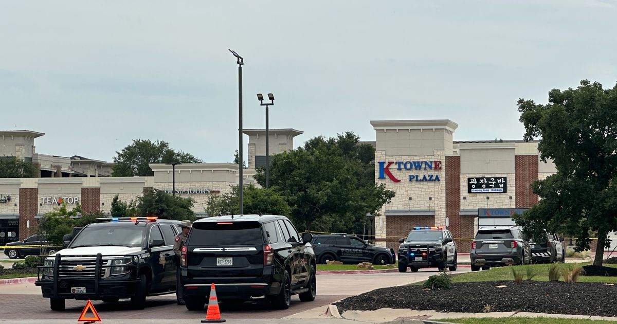 2 killed and 3 injured in shootings at shopping center north of Dallas, police say