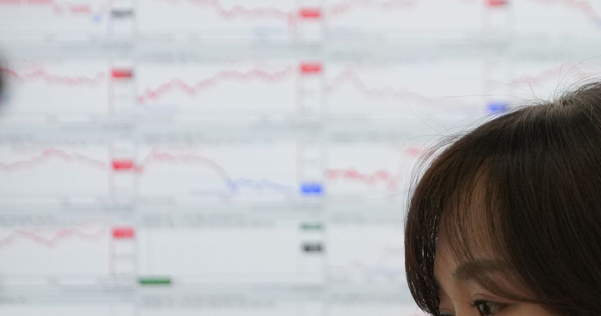 アジア株はまちまちだが、金と銀は過去最高値を記録 :: WRAL.com
