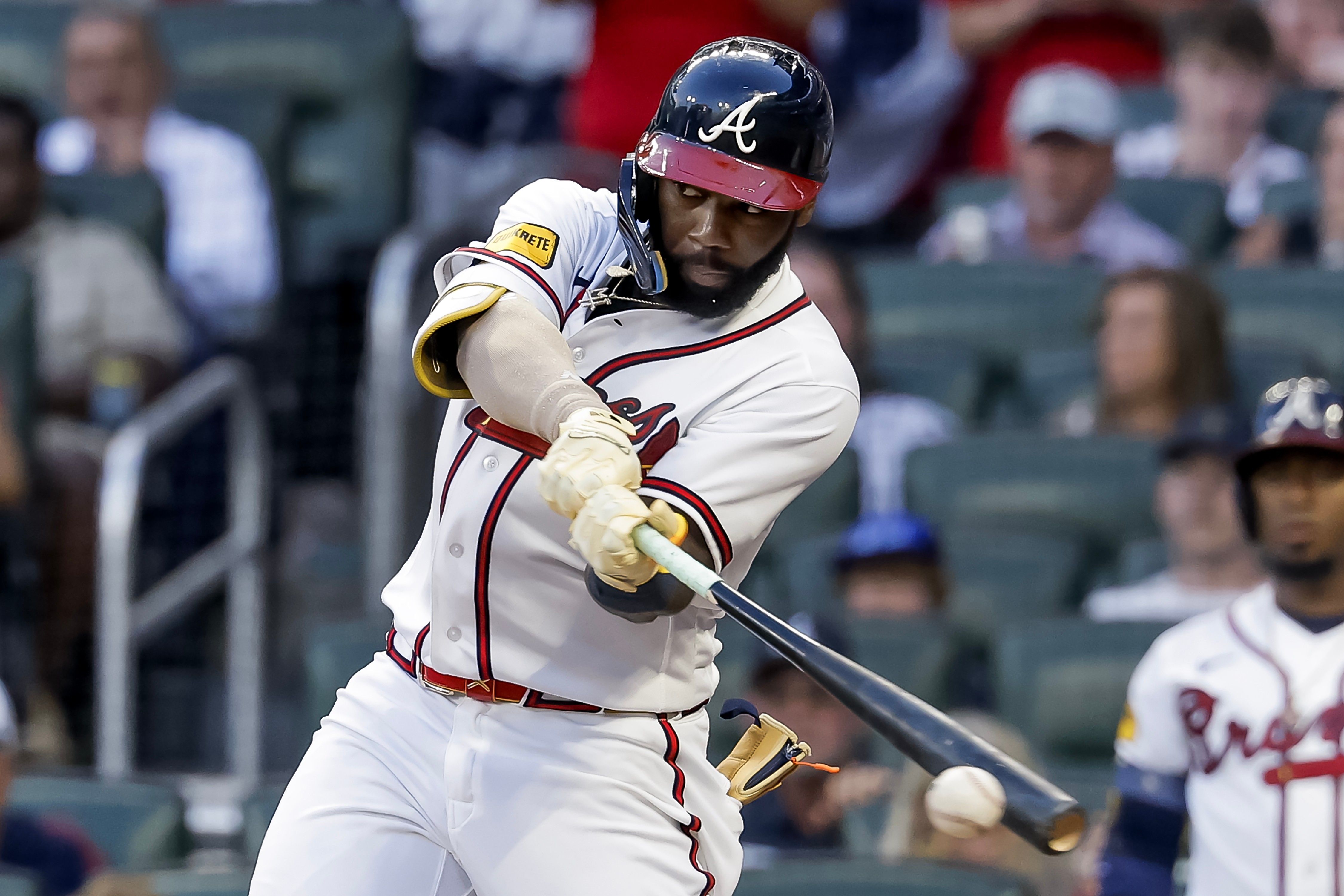 Luis Torrens delivers 2-run double in 10th inning as Mets beat Braves 7-6 to split 4-game series