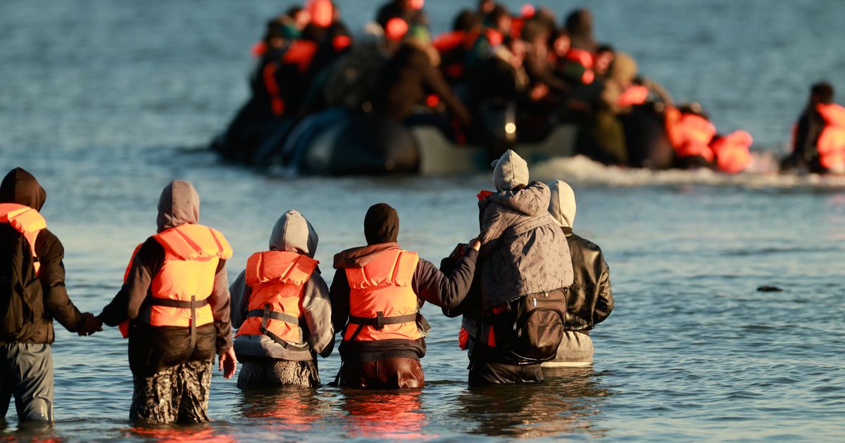 Britain and France will sign a 3-year deal to curb small-boat Channel crossings