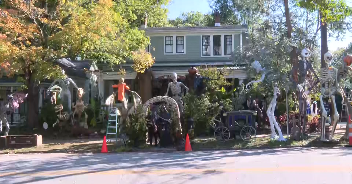 Raleigh homeowner says Halloween still on in Oakwood despite permit ...