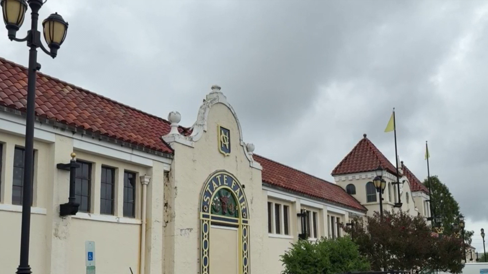 Raleigh Market vendors face months-long closure for roof repairs, impacting local vendors
