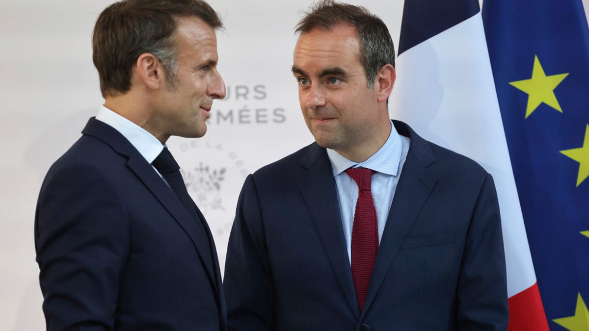 Macron's political isolation deepens as allies abandon him, with some  calling for his resignation :: WRAL.com