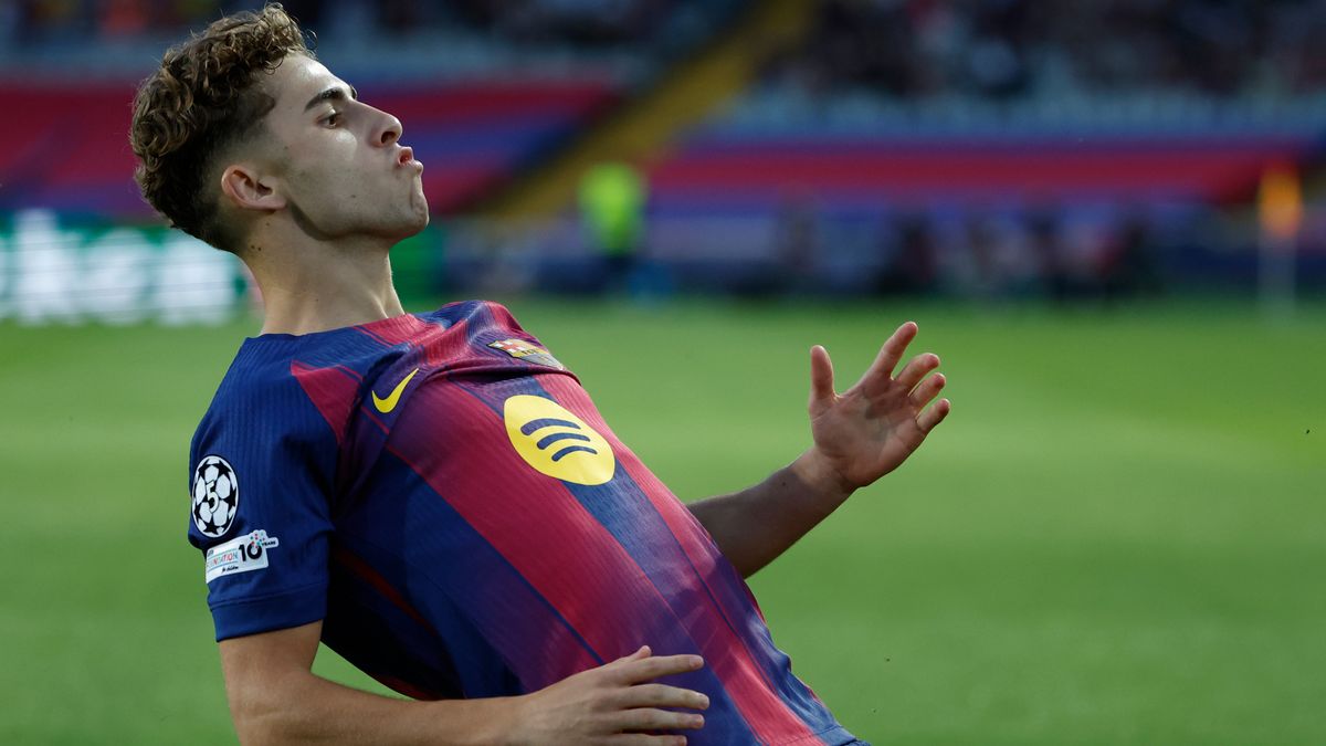 Barcelona routs Olympiakos 6-1 after bizarre red card for Santiago Hezze in  Champions League :: WRAL.com