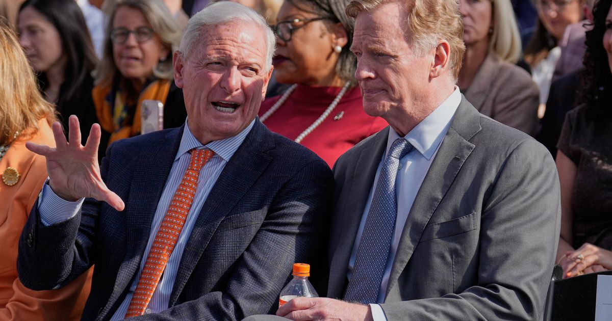 Haslam breaks ground on Browns’ $2.4B domed stadium set to open in 2029
