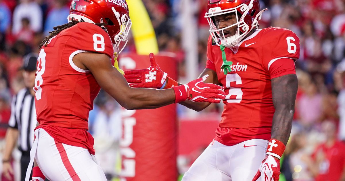 Weigman throws 5 TD passes to lead No. 20 Houston to a 35-32 win over No. 18 Oklahoma State