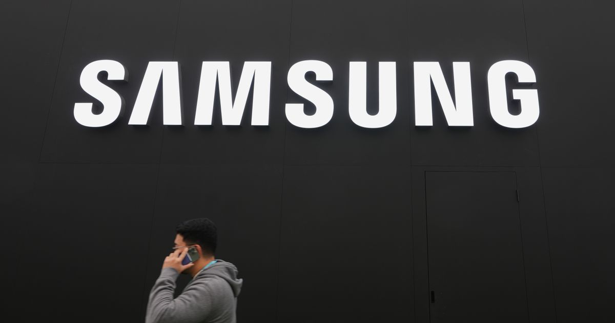 With many phones in pockets, Samsung stands to gain as uses move from apps to AI