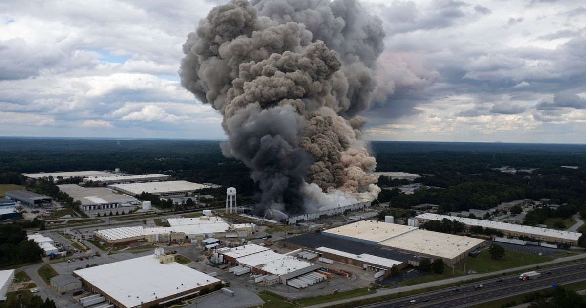 Overstored pool chemicals and corroded sprinklers led to Georgia chemical plant fire, report says