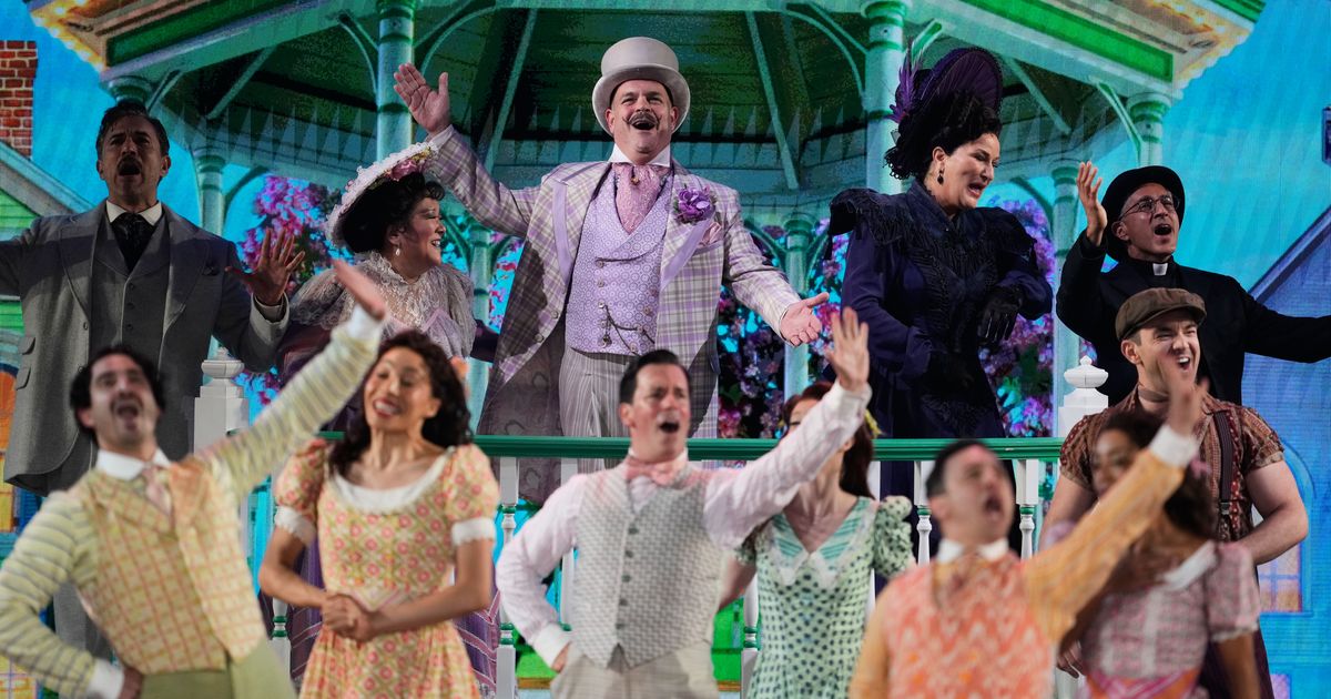 Tony winners thank voice teachers and babysitters as Broadway crowns 'Schmigadoon!'