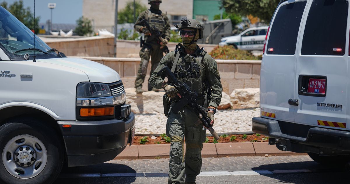 Arab attacker opens fire in central Israel, killing 1 and wounding 5