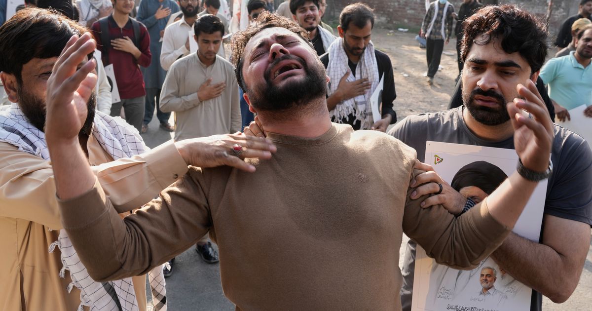 At least 22 people killed in Pakistan as protesters try to storm US Consulate