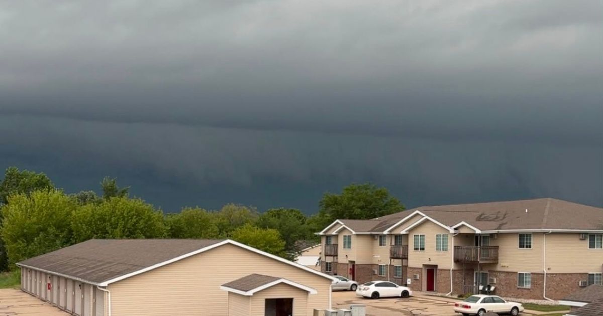 Wisconsin tornado causes extensive damage and cuts power to thousands of homes
