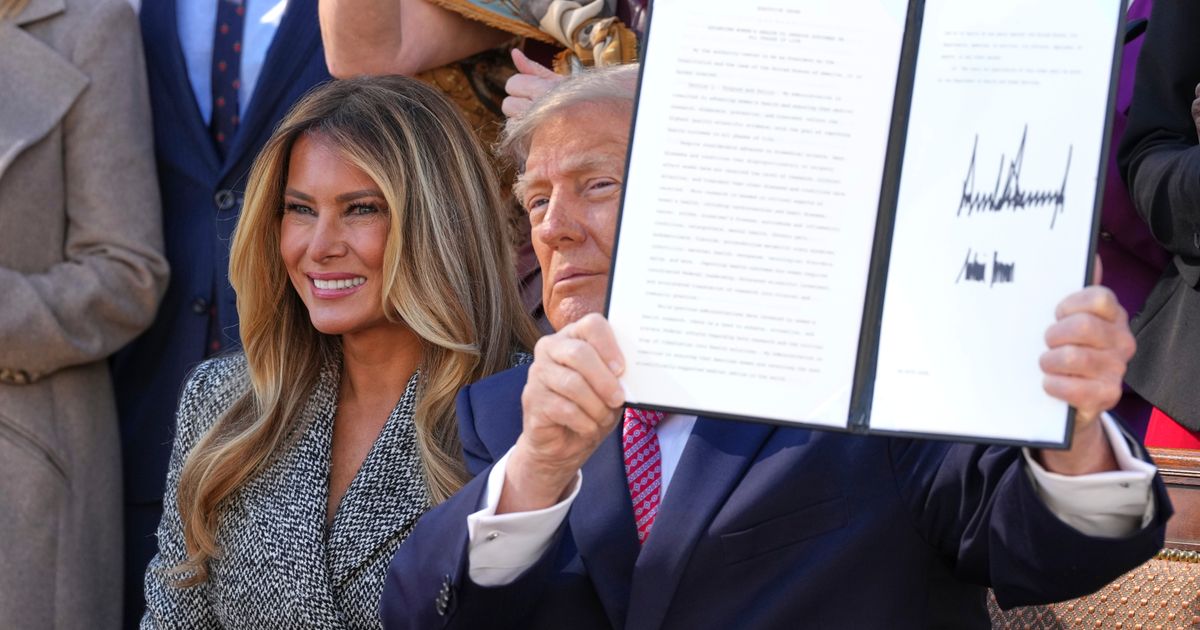 Trump signs an order aimed at boosting women's health research, a plan backed by the first lady
