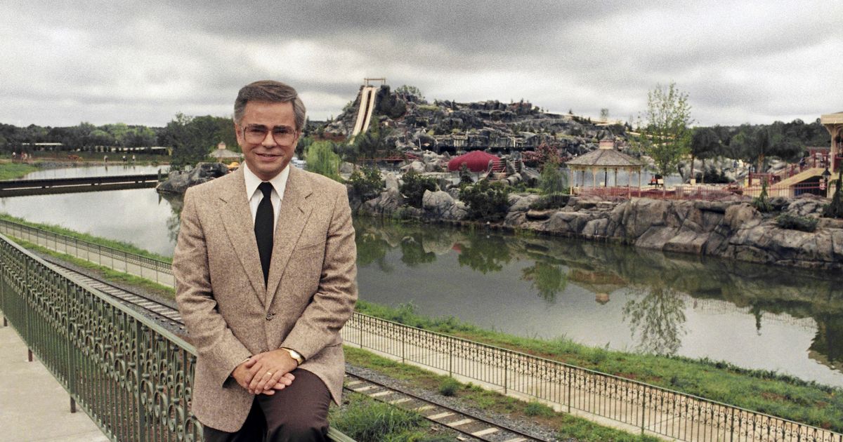 Former televangelist Jim Bakker dies at 86