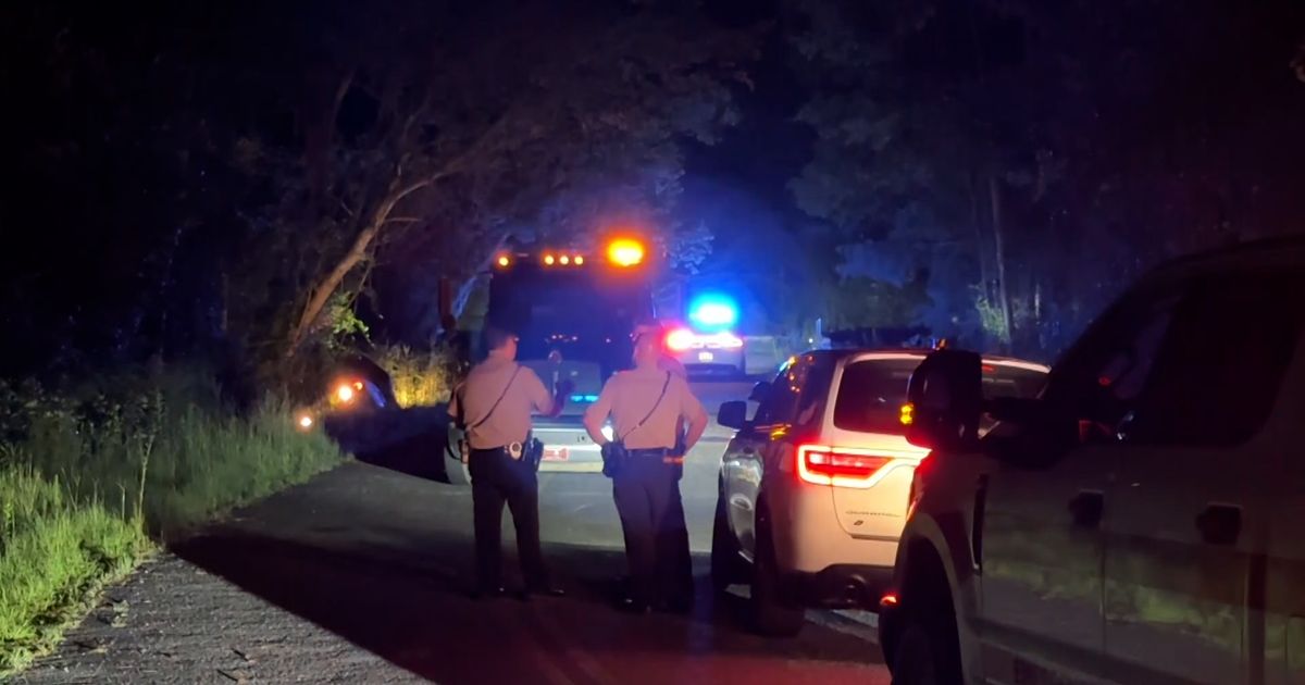 Johnston County high-speed chase ends in deputy vehicle crash; driver on the run in Sampson County